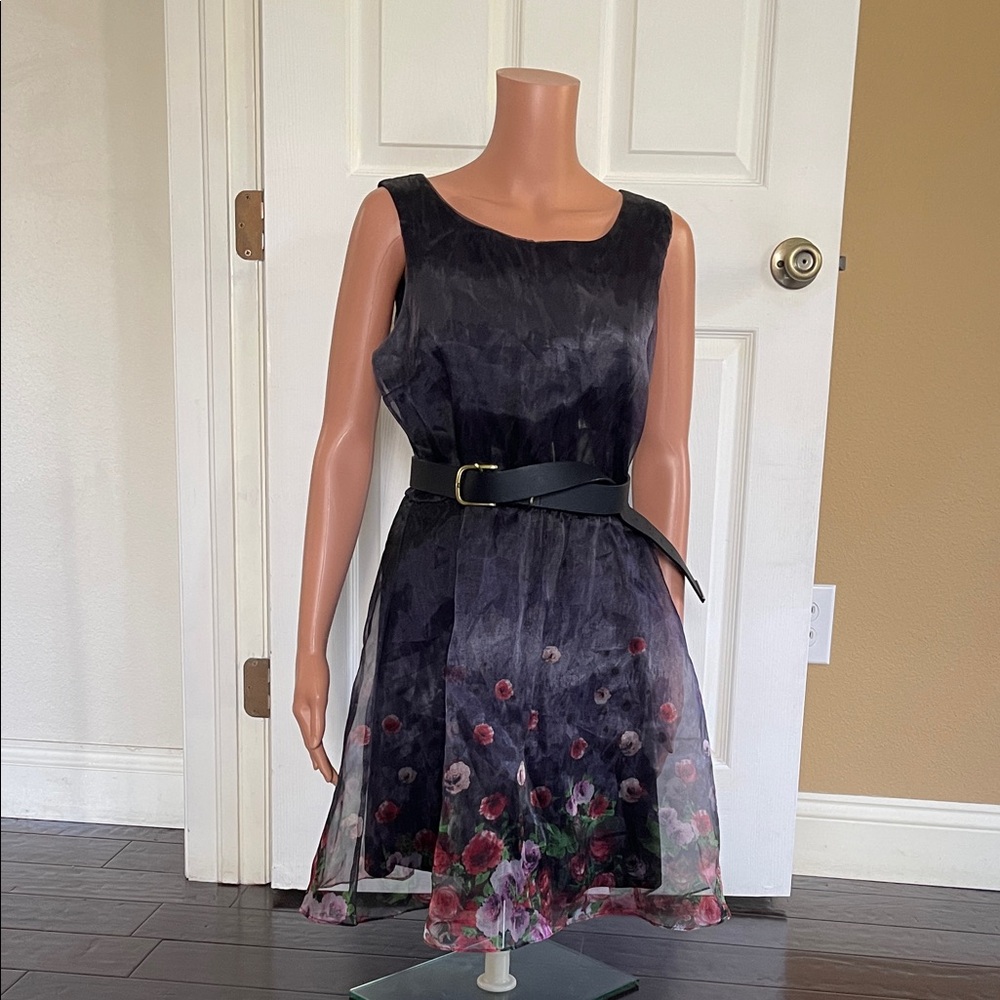 Fun Taffeta Floral mini Dress in navy blue, brand new without tags